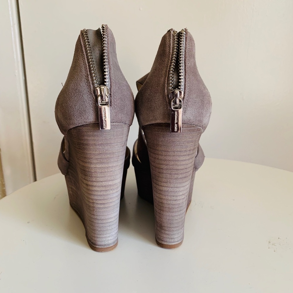 Preowned designer shoes - Picture 2 of 4